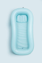 bañera inflable azul, vista frontal