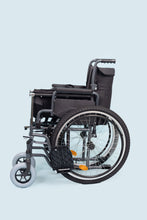 silla de ruedas todo terreno plegada para guardarse